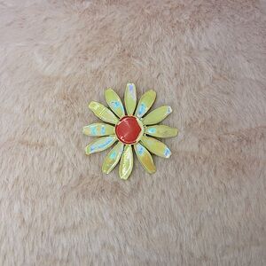🌷2/$10🌷Flower brooch